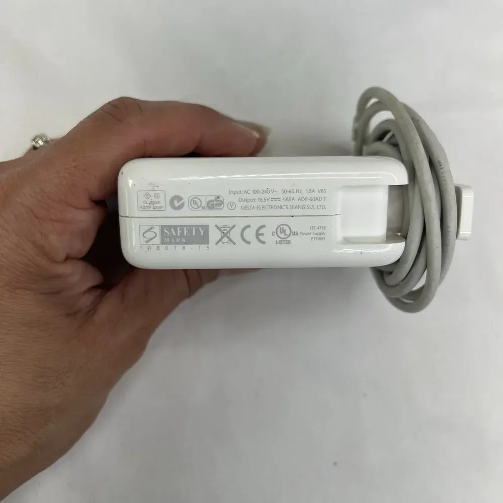 Apple Magsafe Power Adapter Model No: A1344 Input AC 100-240V Output 16.5V-3.65A
